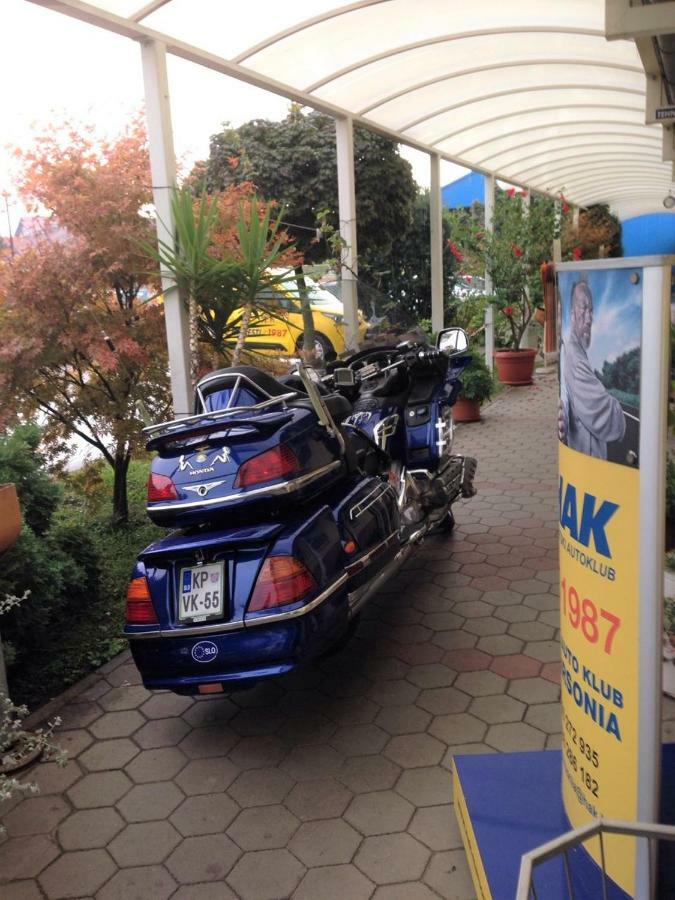 ホテル Moto Klub Brod エクステリア 写真